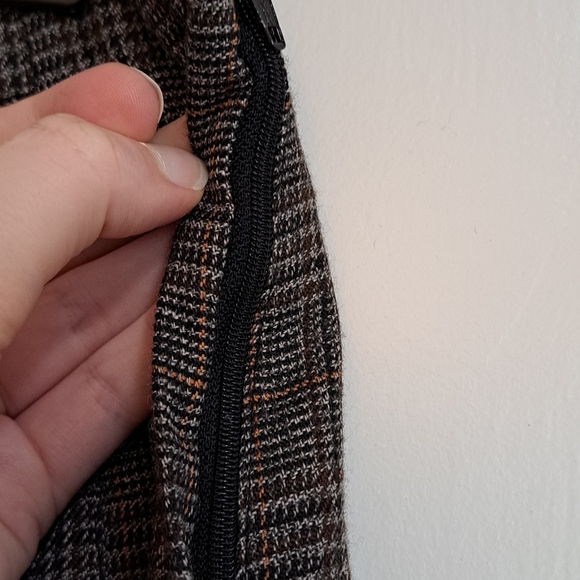 Sag Harbor Wool Plaid Pleated Skirt – Size 14 - Picture 5 of 9